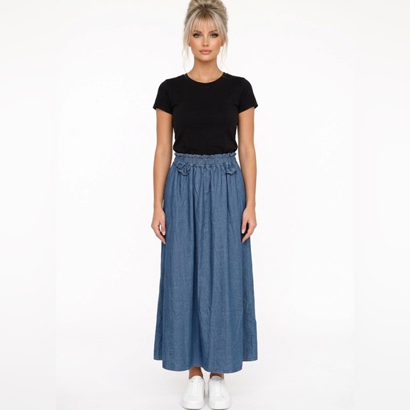 In February Dresses & Skirts - In February Skirt Womens Size S Blue Denim Maxi A-Line Smocked Waist w/pockets
